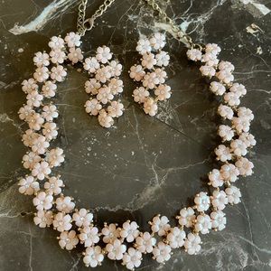 Necklace and earring set